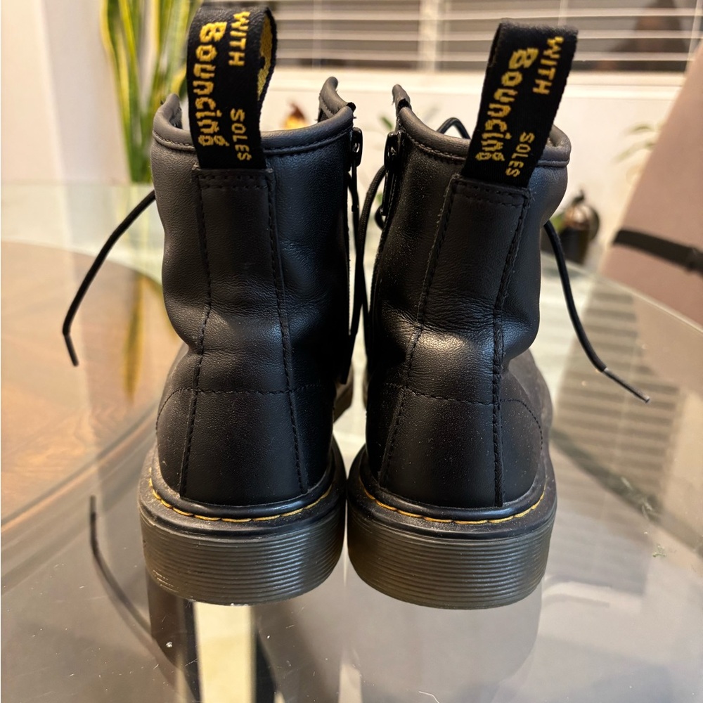 Doc Martens - Picture 2 of 4
